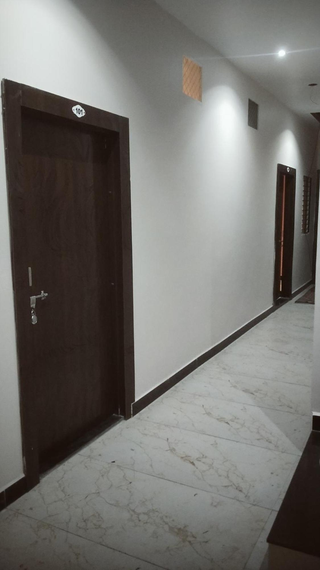 Shivlok Guest House Ujjain Zewnętrze zdjęcie